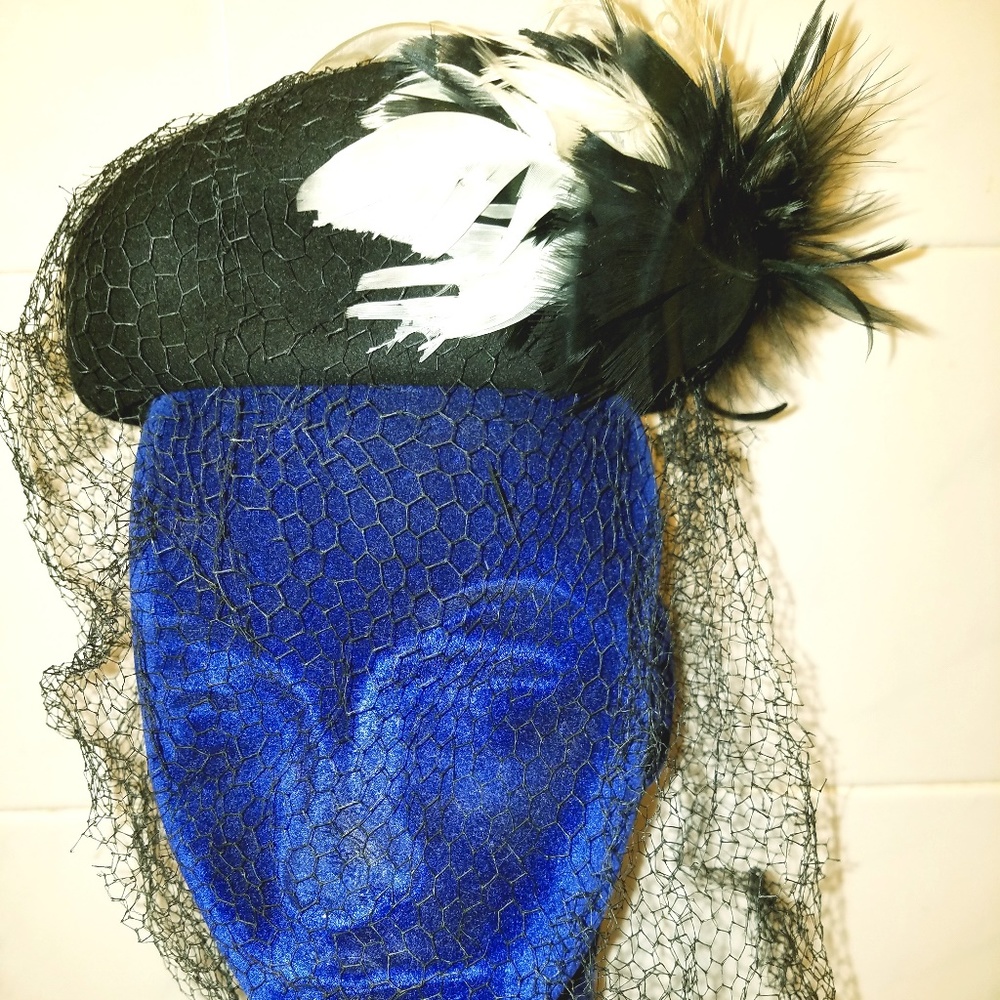VINTAGE BLACK VELOUR VELOUR HAT WITH VEIL 1850'S